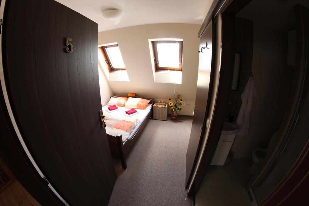 Apartmany Moravka Рихнов-над-Кнежноу Экстерьер фото
